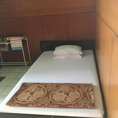 Oyo Life 1708 Hotel Budi Famili 1 Syariah Tjiamis Exterior foto
