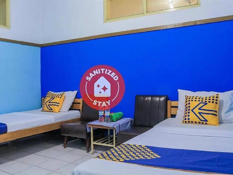 Oyo Life 1708 Hotel Budi Famili 1 Syariah Tjiamis Exterior foto