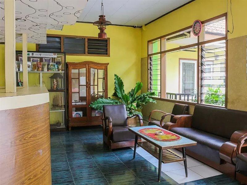 Oyo Life 1708 Hotel Budi Famili 1 Syariah Tjiamis Exterior foto