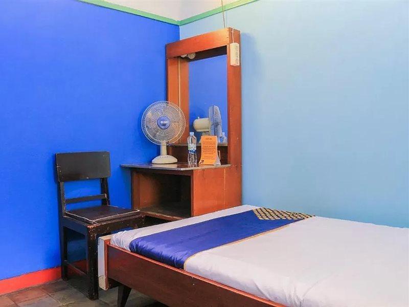 Oyo Life 1708 Hotel Budi Famili 1 Syariah Tjiamis Exterior foto