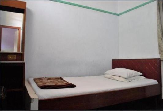 Oyo Life 1708 Hotel Budi Famili 1 Syariah Tjiamis Exterior foto
