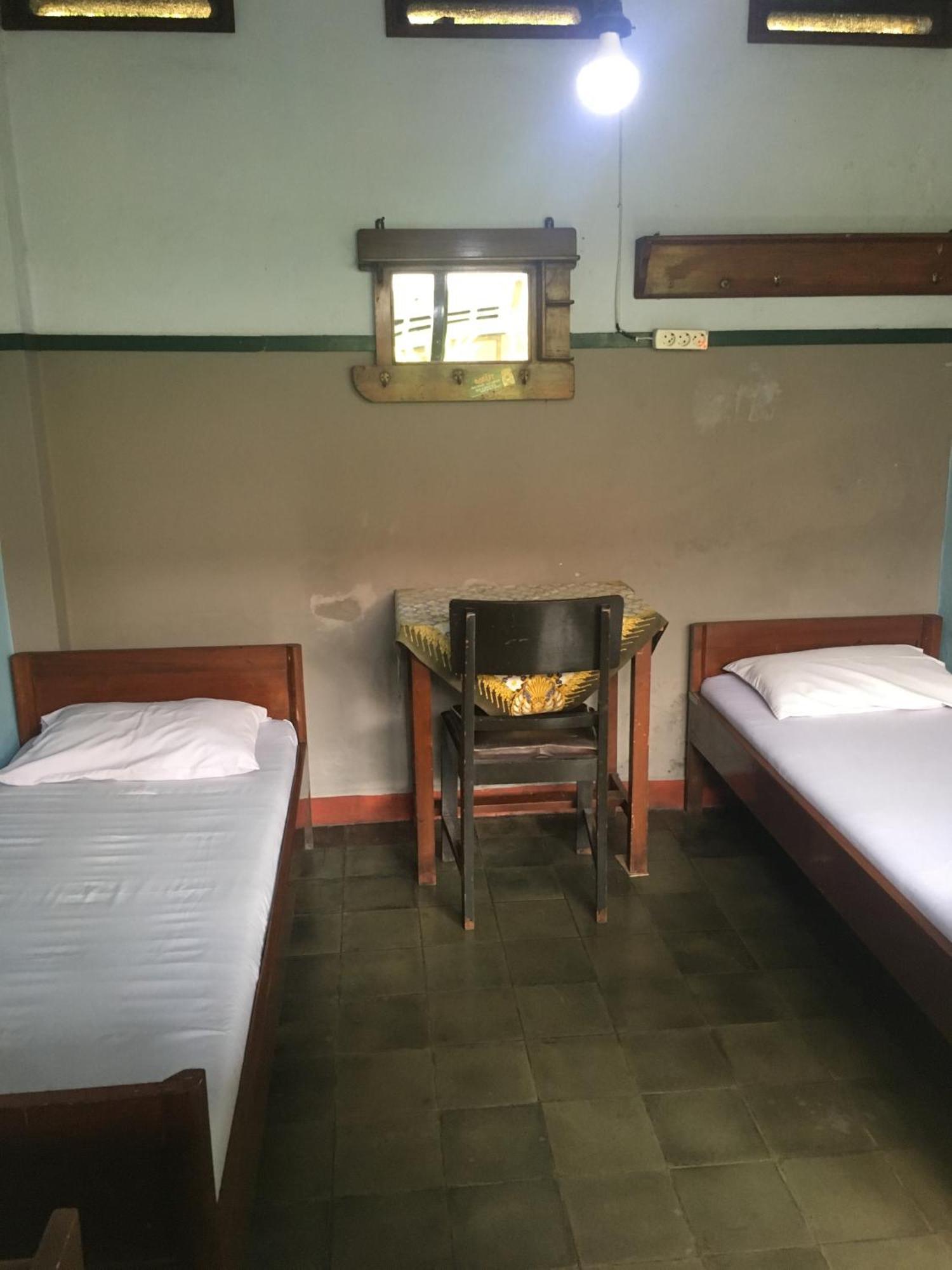 Oyo Life 1708 Hotel Budi Famili 1 Syariah Tjiamis Exterior foto