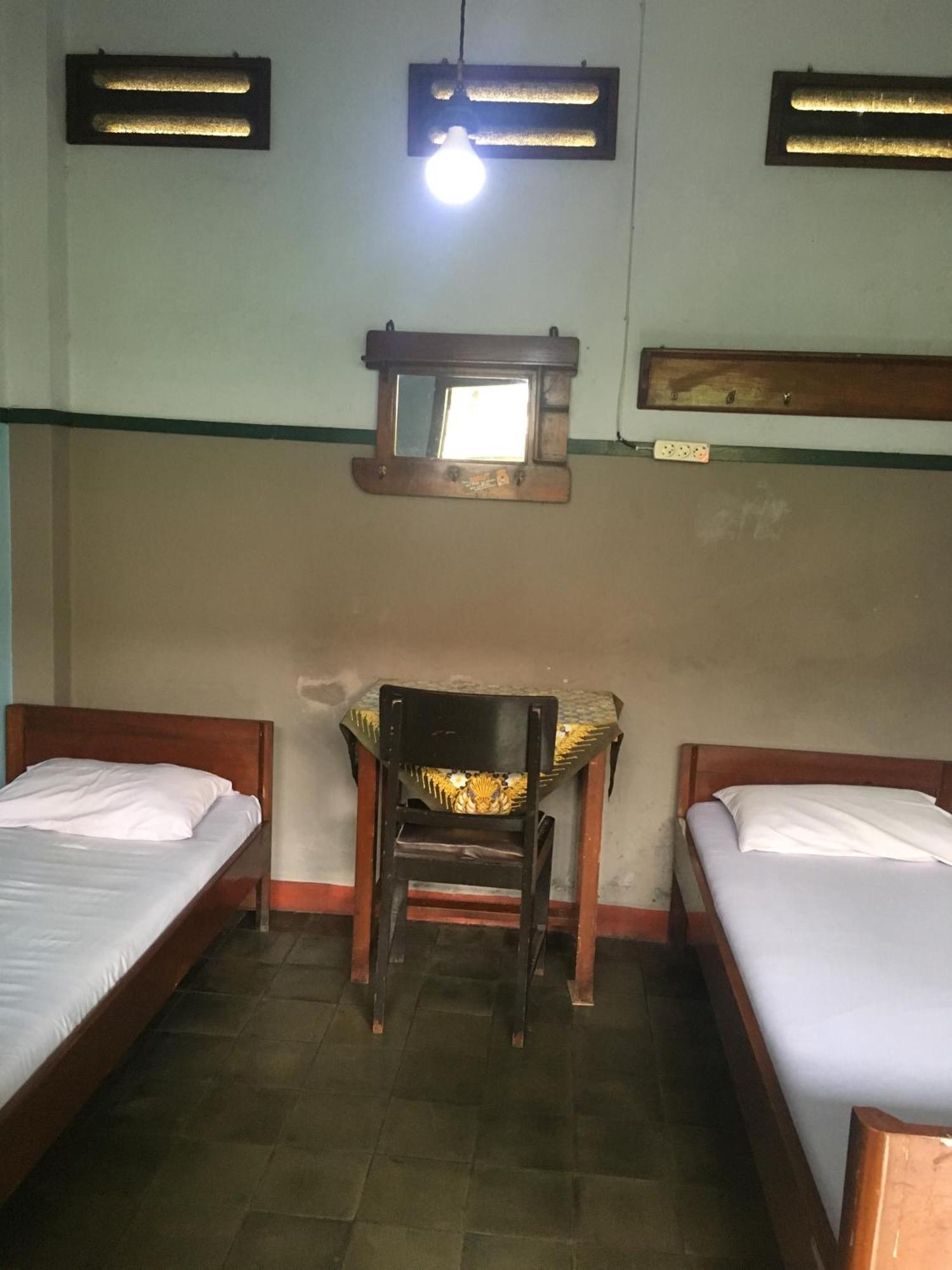 Oyo Life 1708 Hotel Budi Famili 1 Syariah Tjiamis Exterior foto